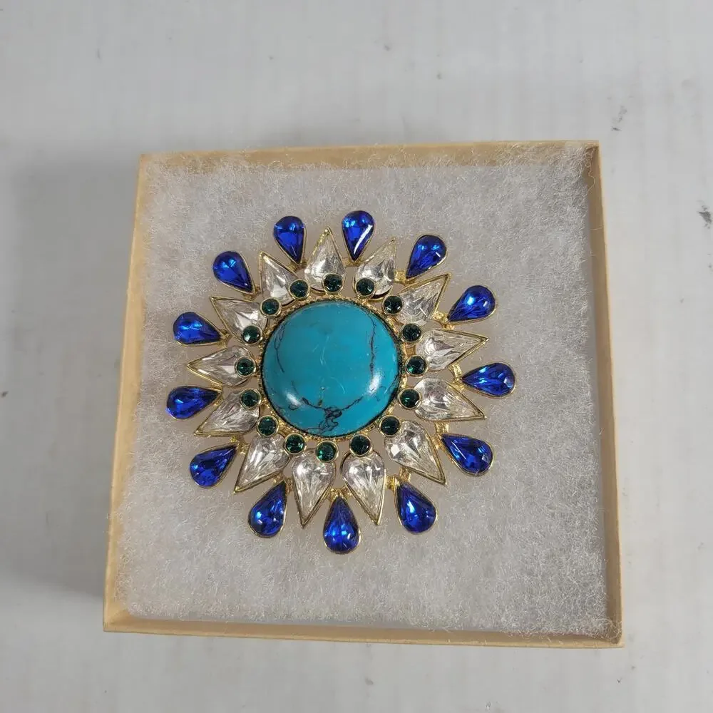 Vintage Classic Feminine Grannycore Fairycore Floral Faux Turquoise Brooch